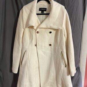 Liz Claiborne cream wool winter coat. Size medium. Like new without tags.